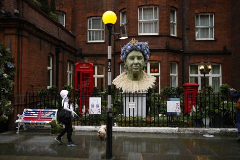 A display paying homage to Queen Elizabeth II as part of an alternative floral art show "Chelsea in Bloom."