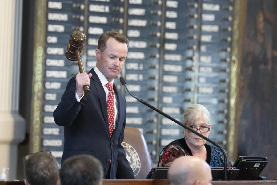 Dade Phelan gaveling out the 2023 Texas legislative session